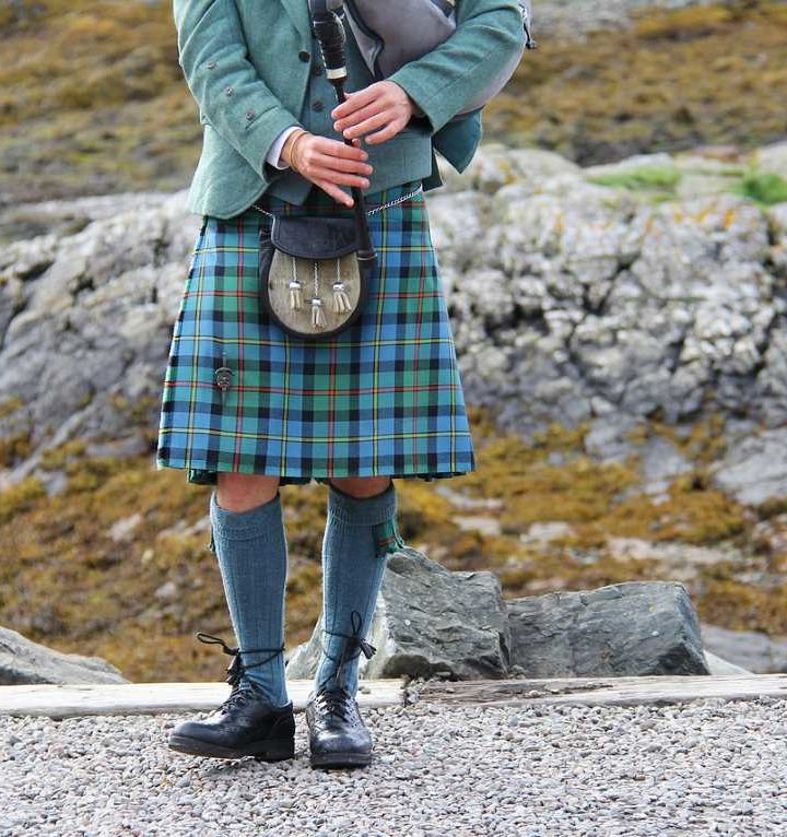 Top tips for choosing a kilt outfit