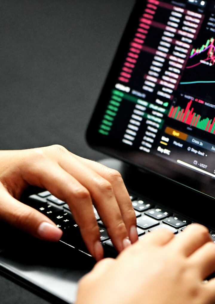 How Turkish Manufacturers Can Use Commodities Trading to Manage Input Costs